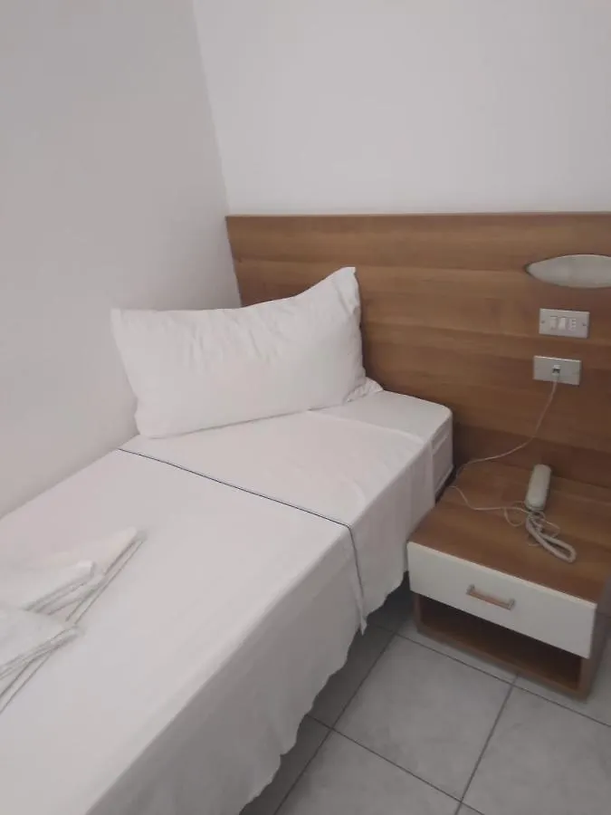 Hotel Acapulco 里米尼 3*,